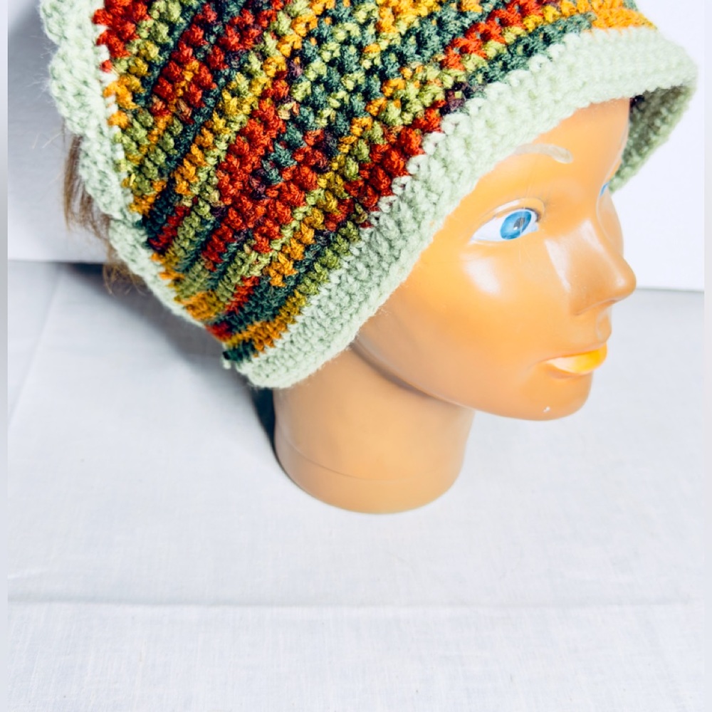 Bonnets - Picture 2 of 6